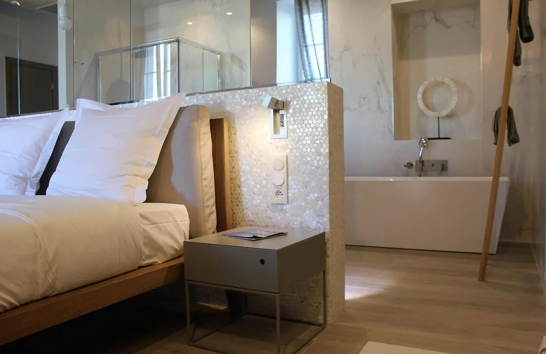 Les Suites Massena-1